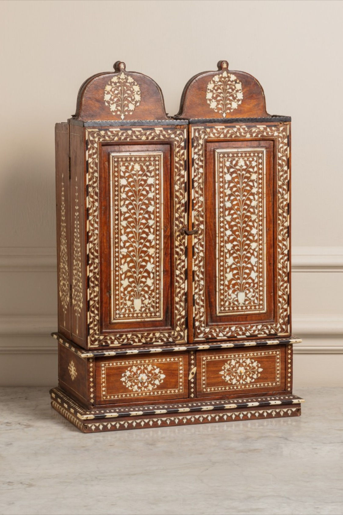 Mysore Rosewood Inlay Mantapa